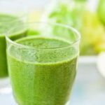 Рецепт Смузи из шпината, латука, сельдерея, груши, банана и лимона