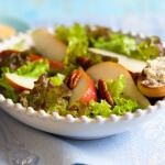 Рецепт Салат из груш с орехами