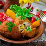 Рецепт Котлеты по-киевски с сырной начинкой
