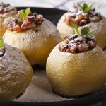 Рецепт Запеченные яблоки с сухофруктами от Джейми Оливера