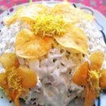 Рецепт Слоеный грибной салат с ветчиной и чипсами