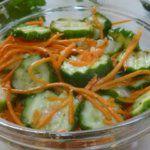 Рецепт Вкусные хрустящие огурцы с морковью по корейски на зиму