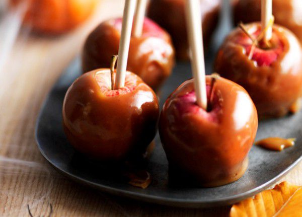 Яблоки в карамели на Хэллоуин ~ Домашние рецепты