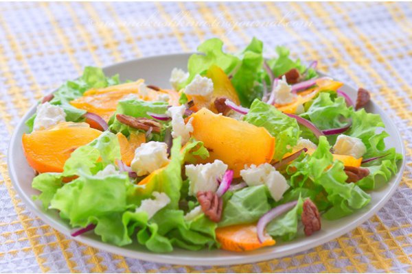 Салат с хурмой, сыром и орехами ~ Домашние рецепты